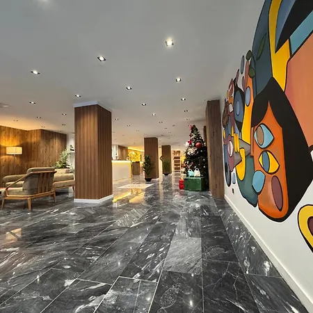 ホテル Park Dedeman Alsancak *