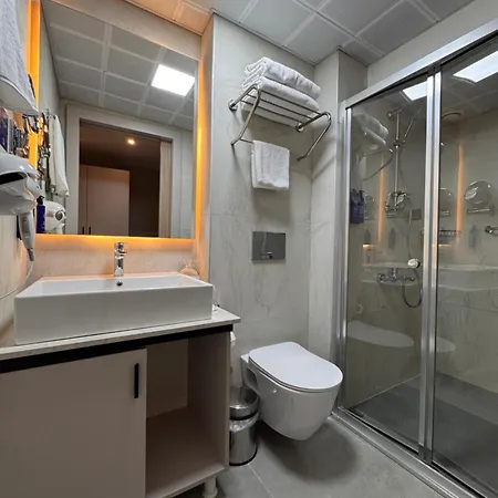 Hotel Park Dedeman Alsancak *